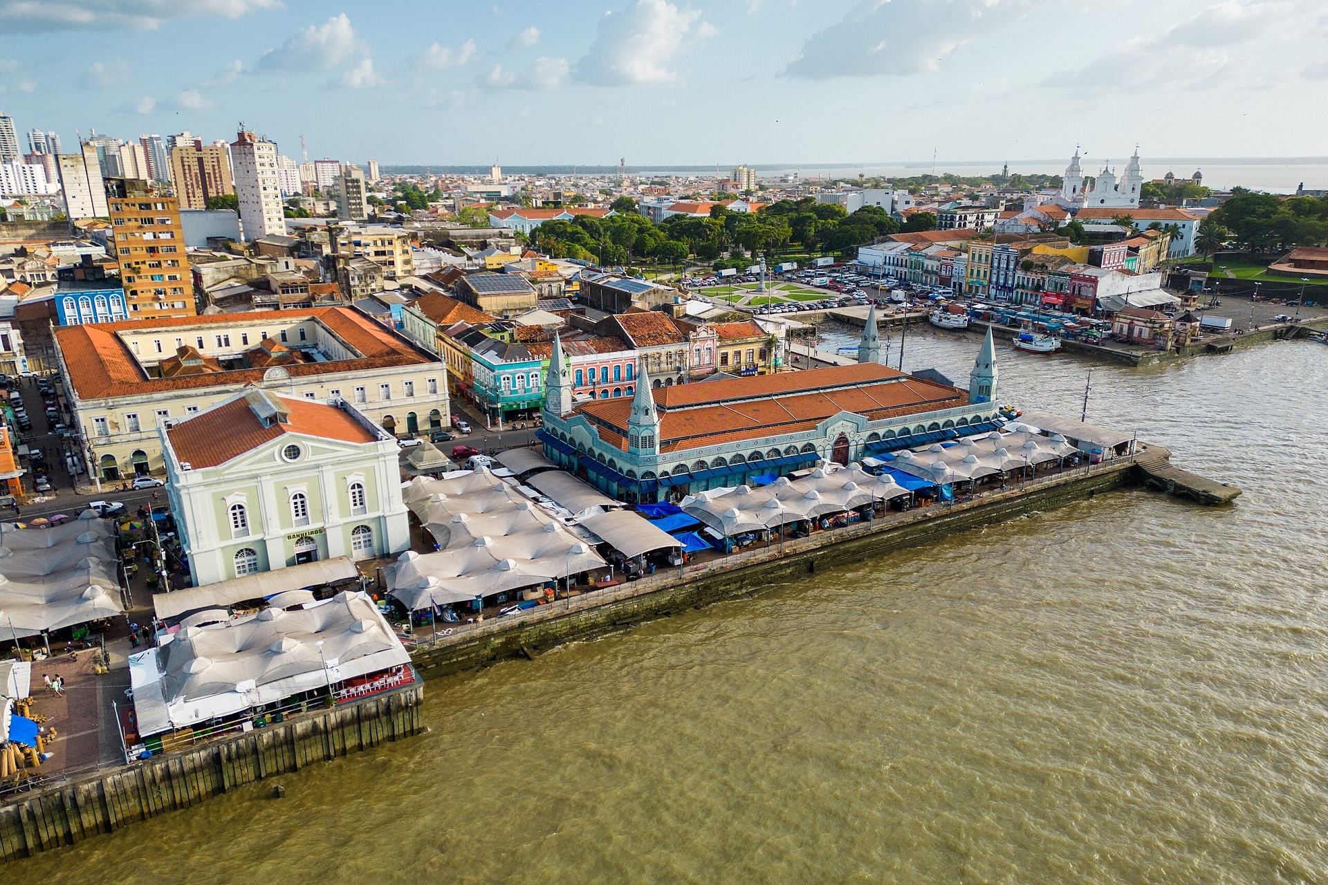 Região do porto e Mercado Ver-o-Peso, em Belém do Pará