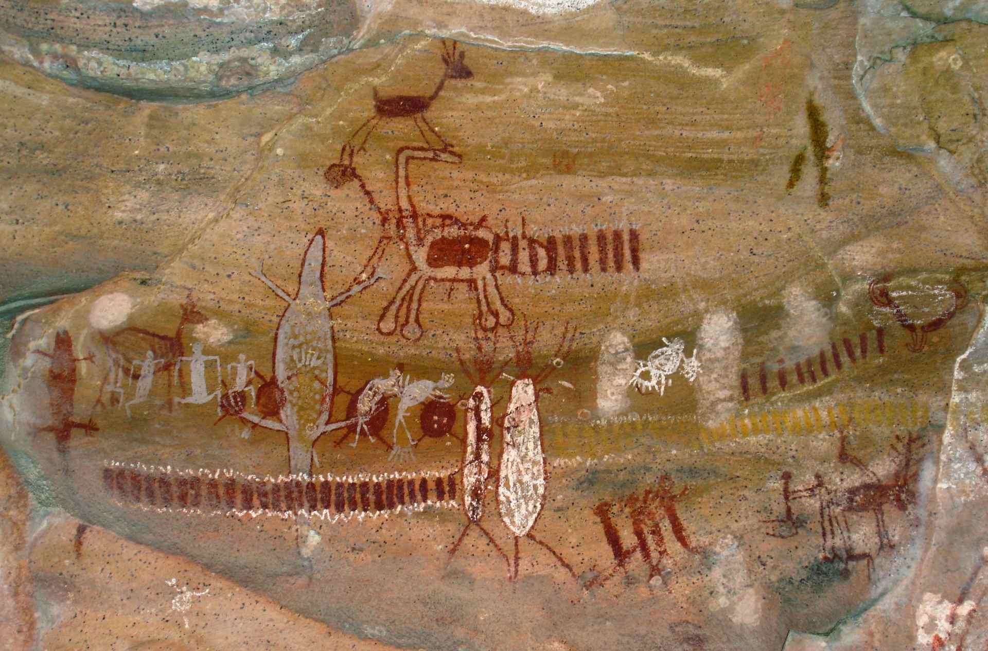 Pintura rupestre em gruta na Serra da Capivara