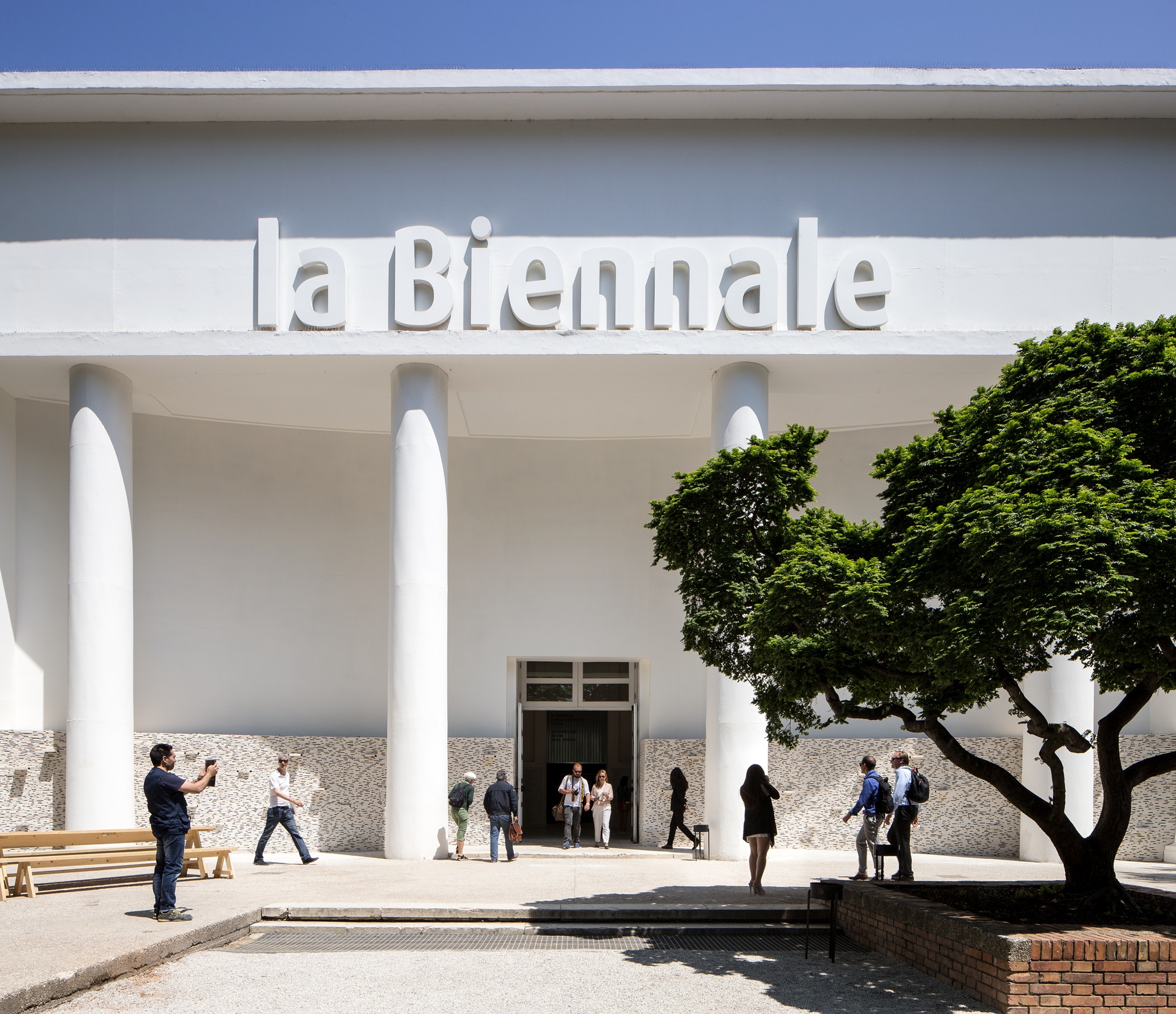 Fachada do Pavilhão Central da Bienal de Veneza 2025