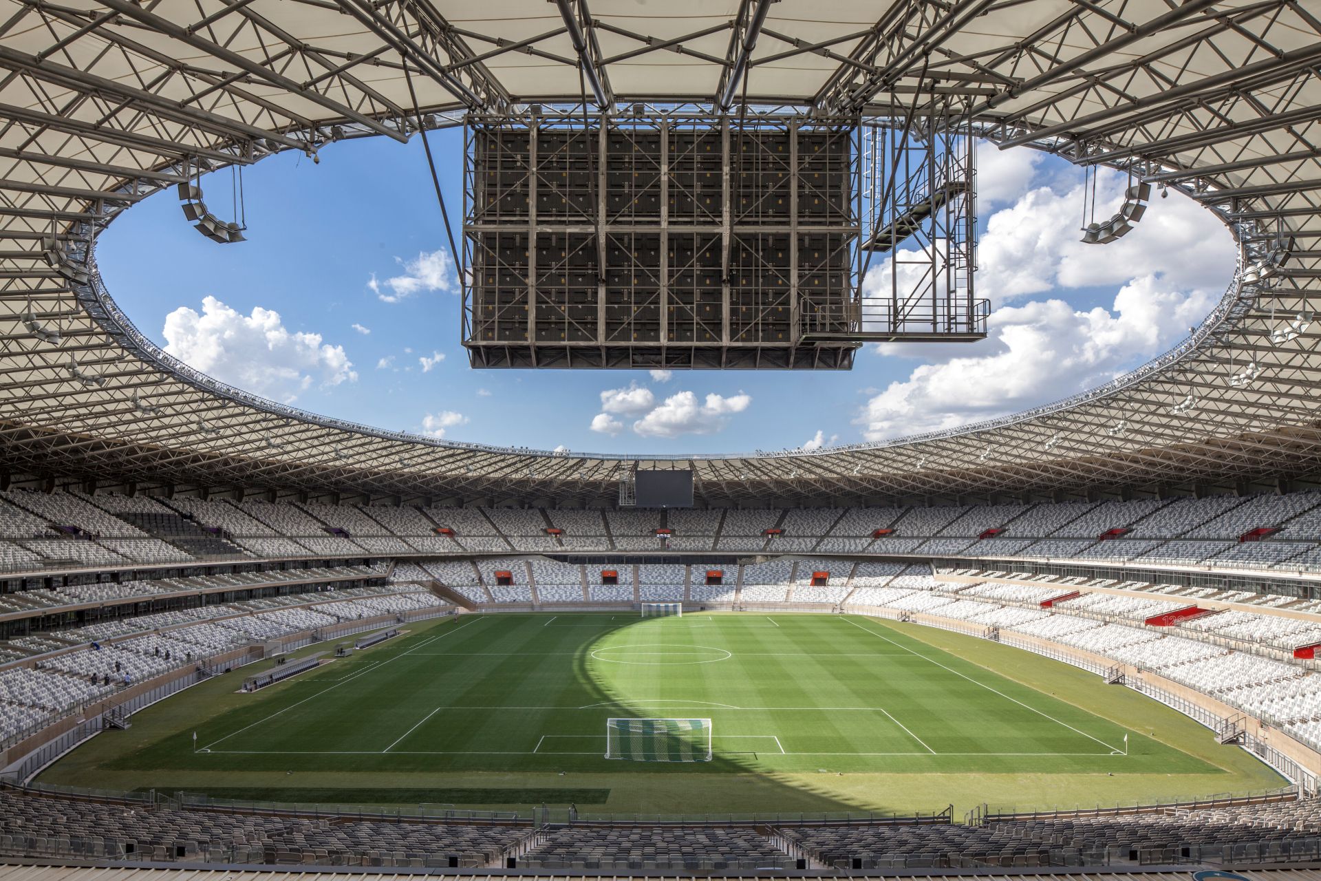 Vista do gramado do Mineirão a partir da arquibancada