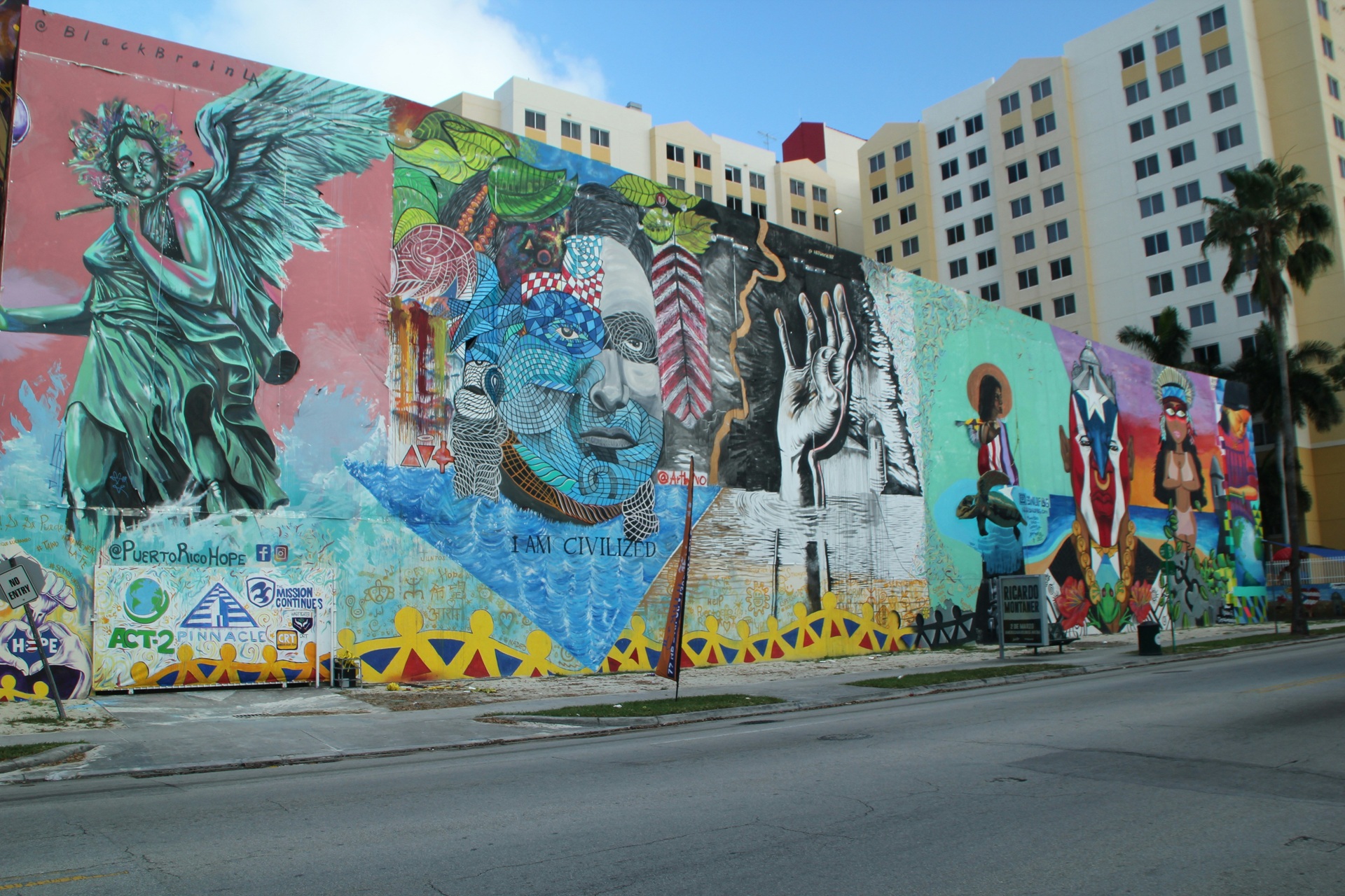 Muro grafitado na Wynwood e Design District, em Miami