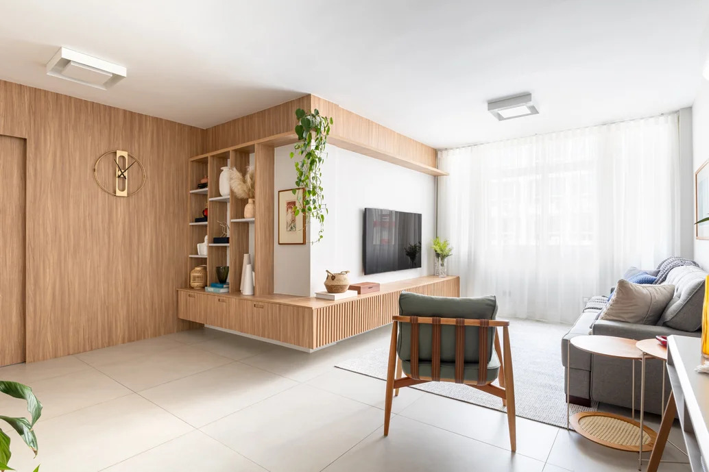 sala com nichos embutidos planejada em marcenaria