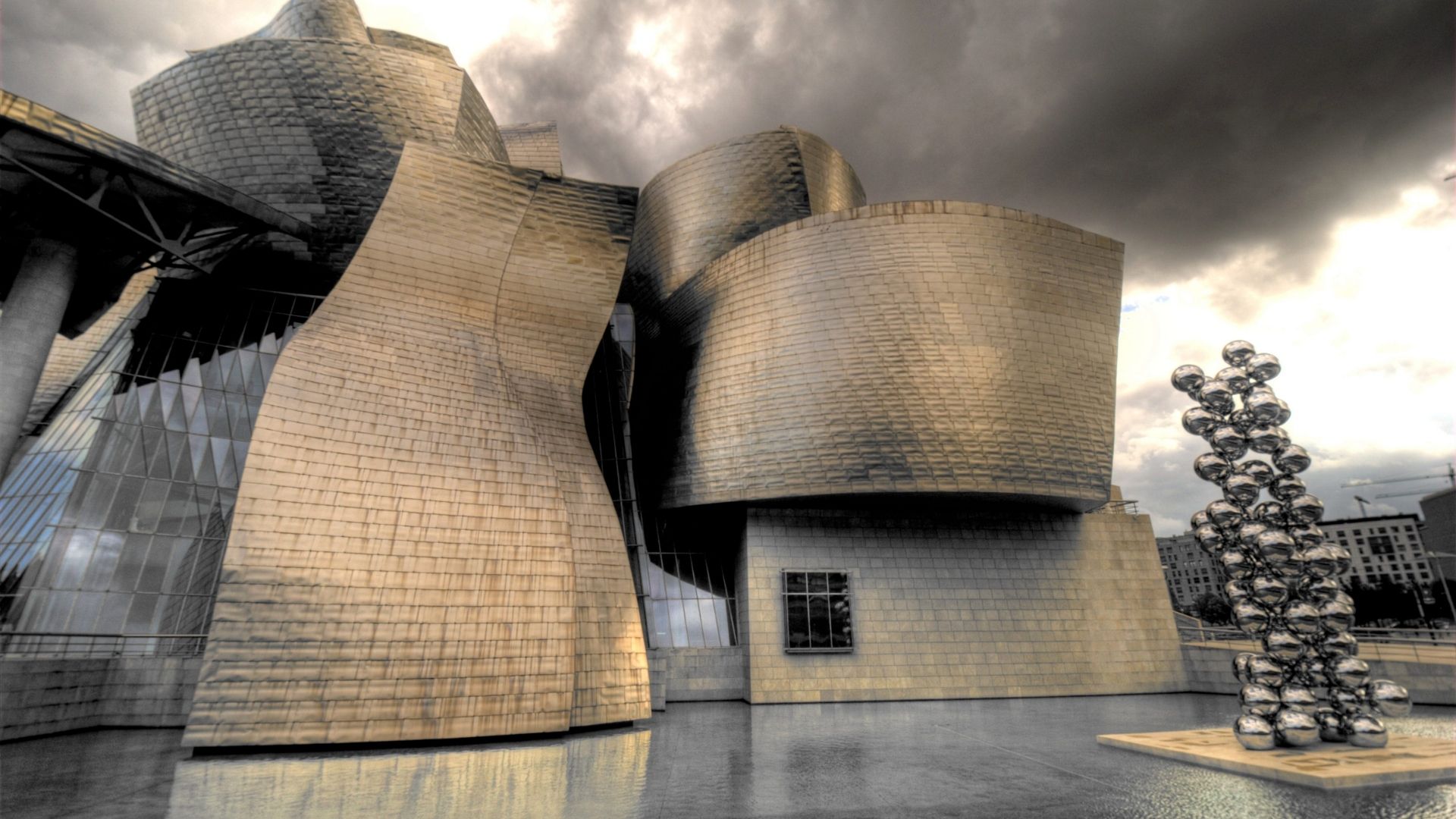 Vista externa do Museu Guggenheim Bilbao, na Espanha