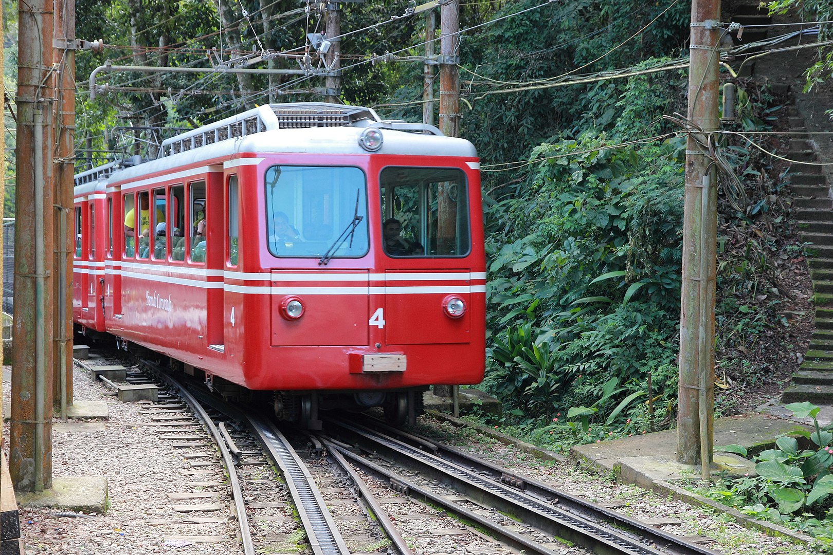trem do corcovado, que passa pelo parque nacional da tijuca