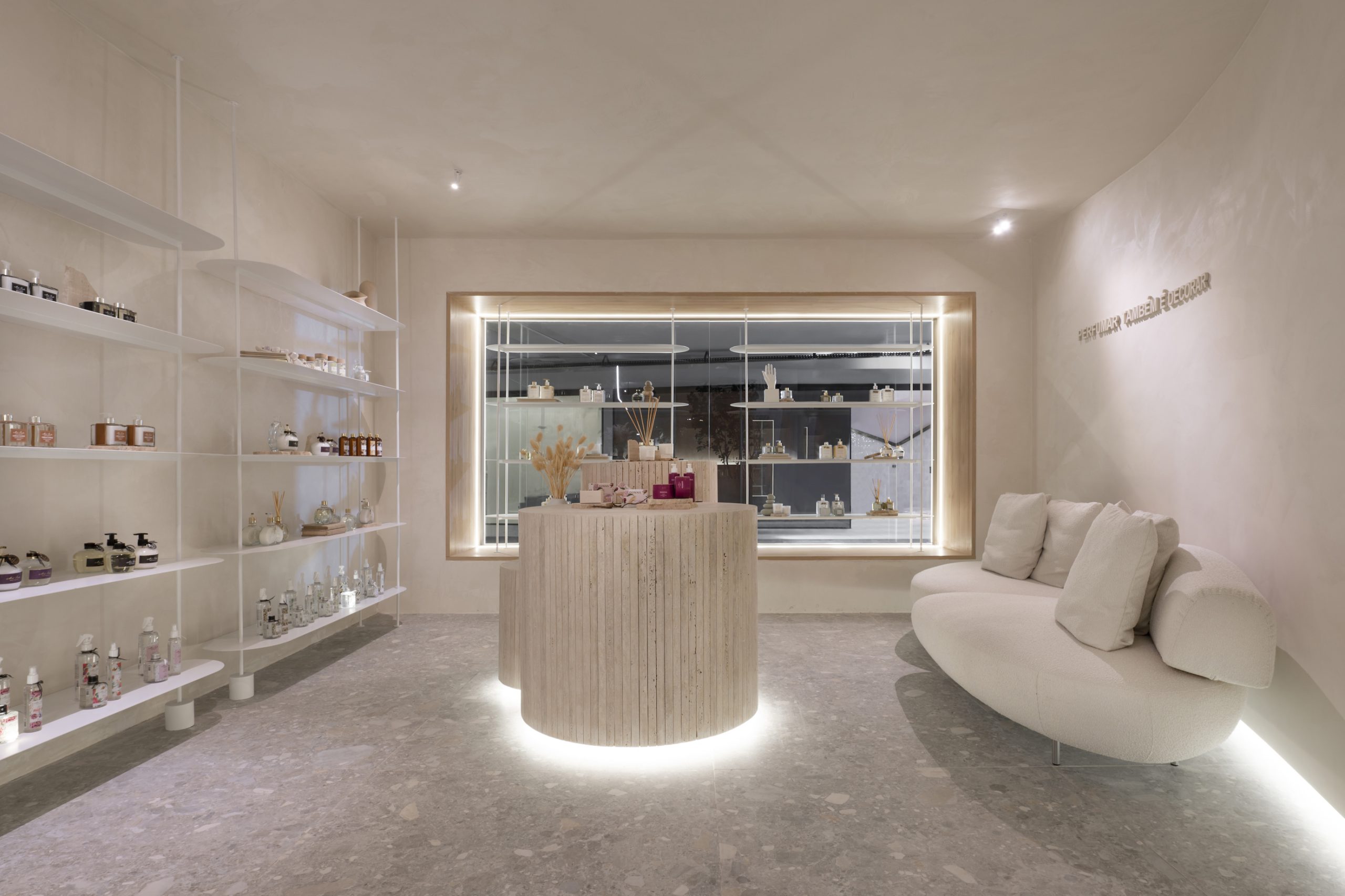 Ambiente comercial minimalista