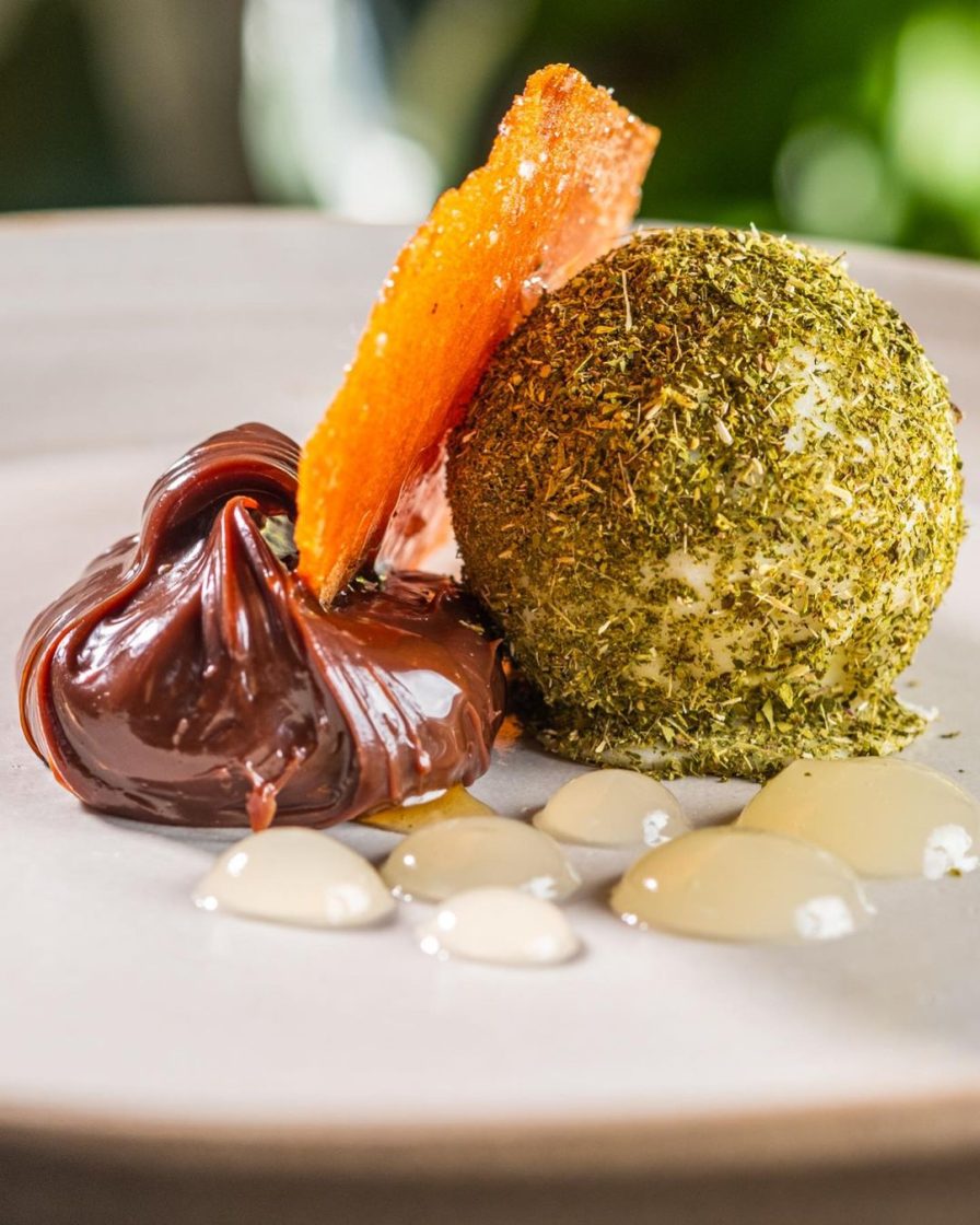 Prato com ingredientes típicos da culinária de Manaus