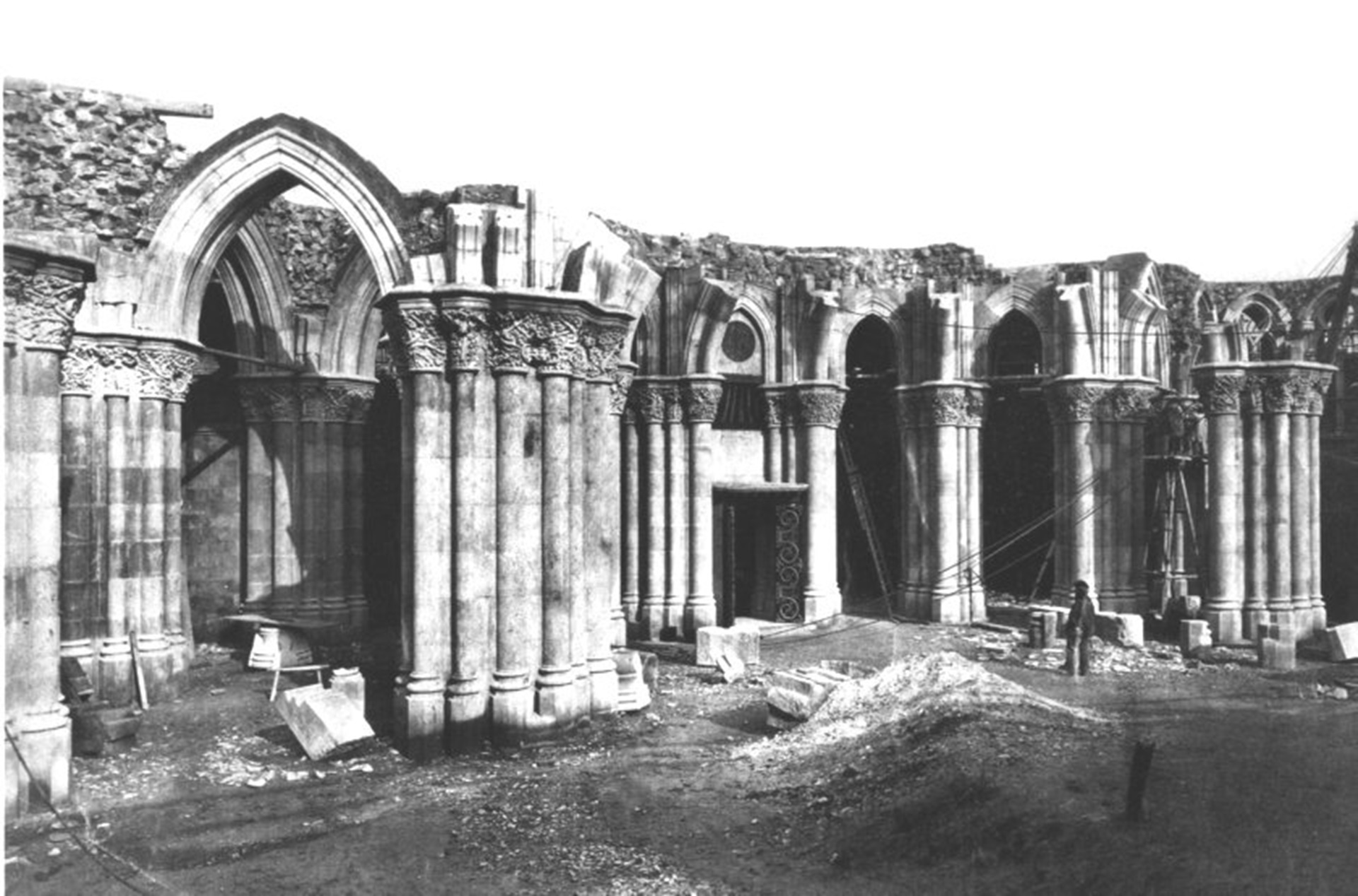 Cripta da Sagrada Família em construção