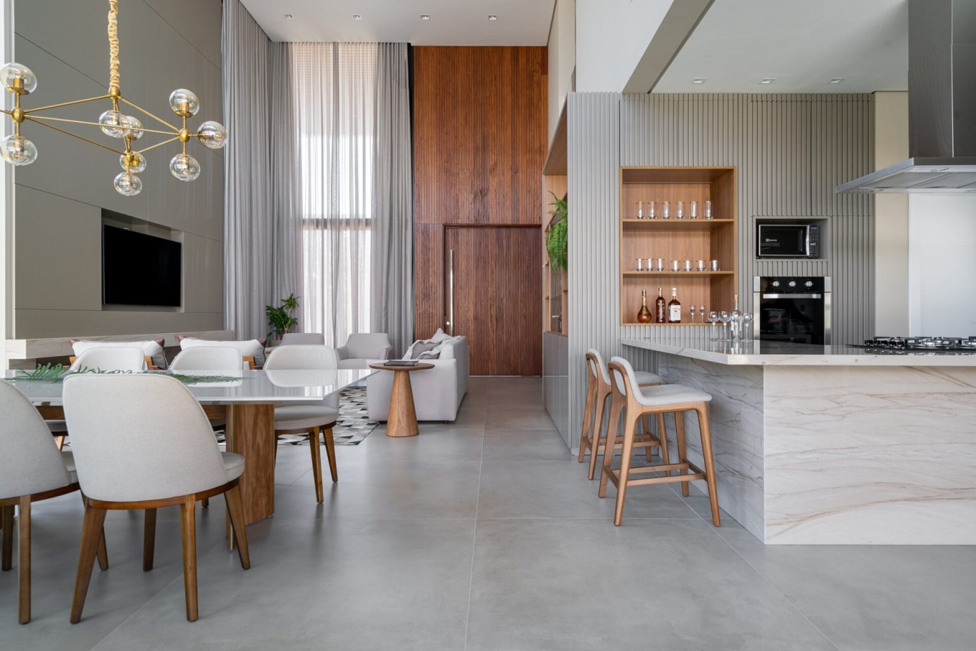 Casas térreas modernas com pé-direito alto