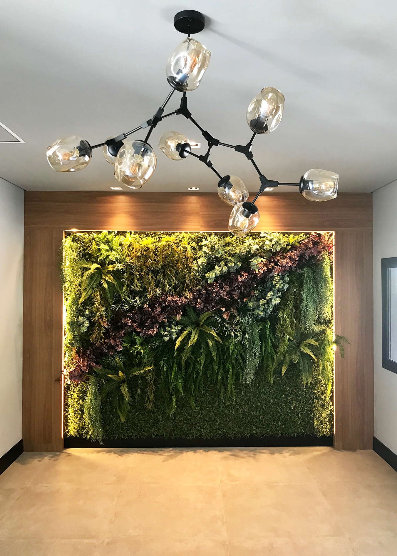 Jardim vertical em área interna