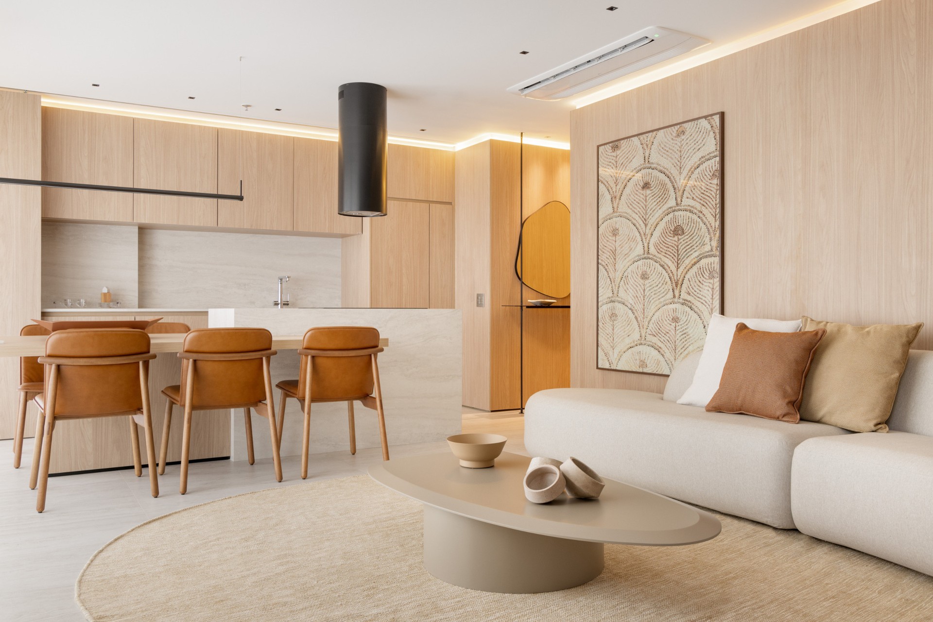 Sala em tons neutros e marrom