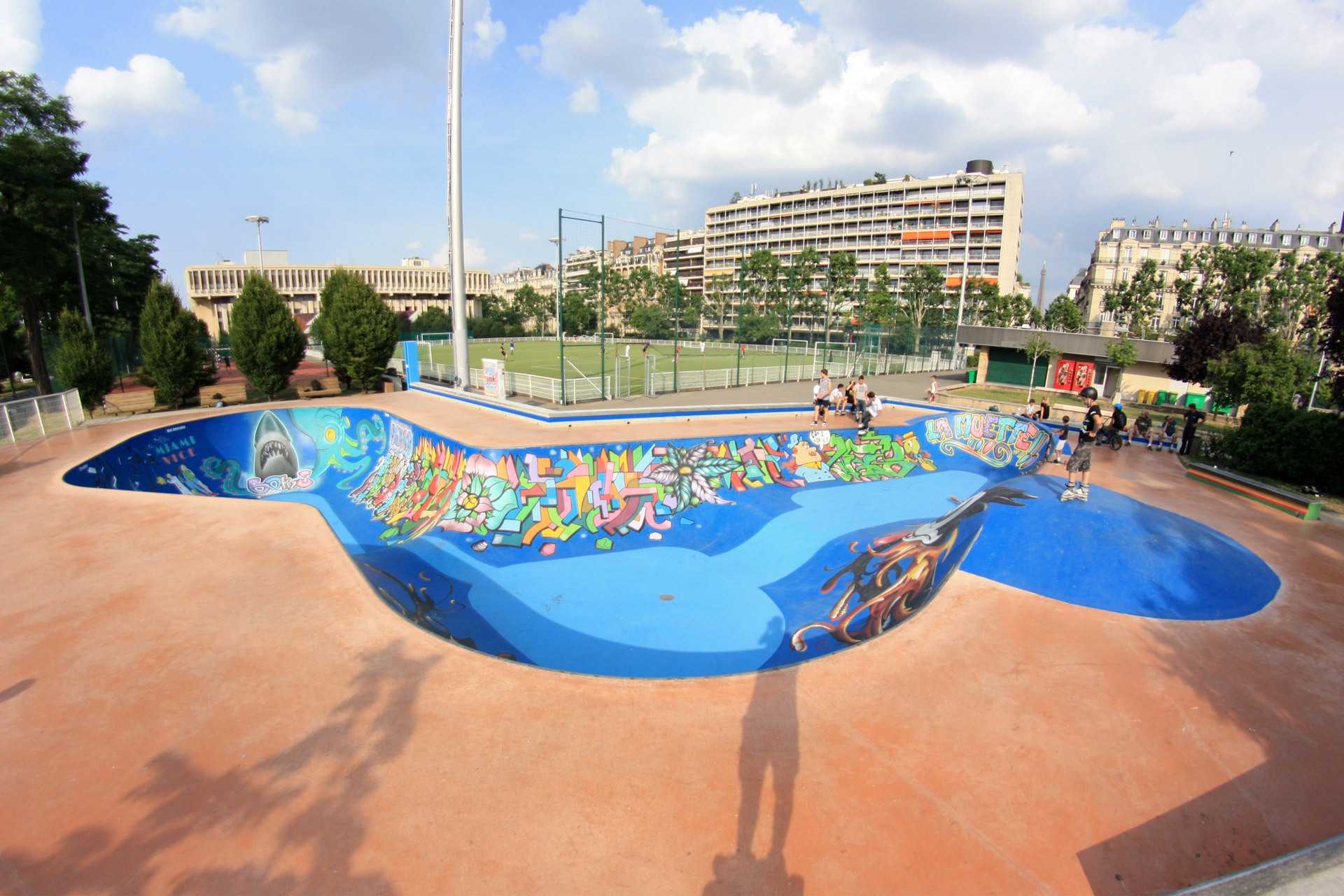 pista de skate bowl de la muette, na frente