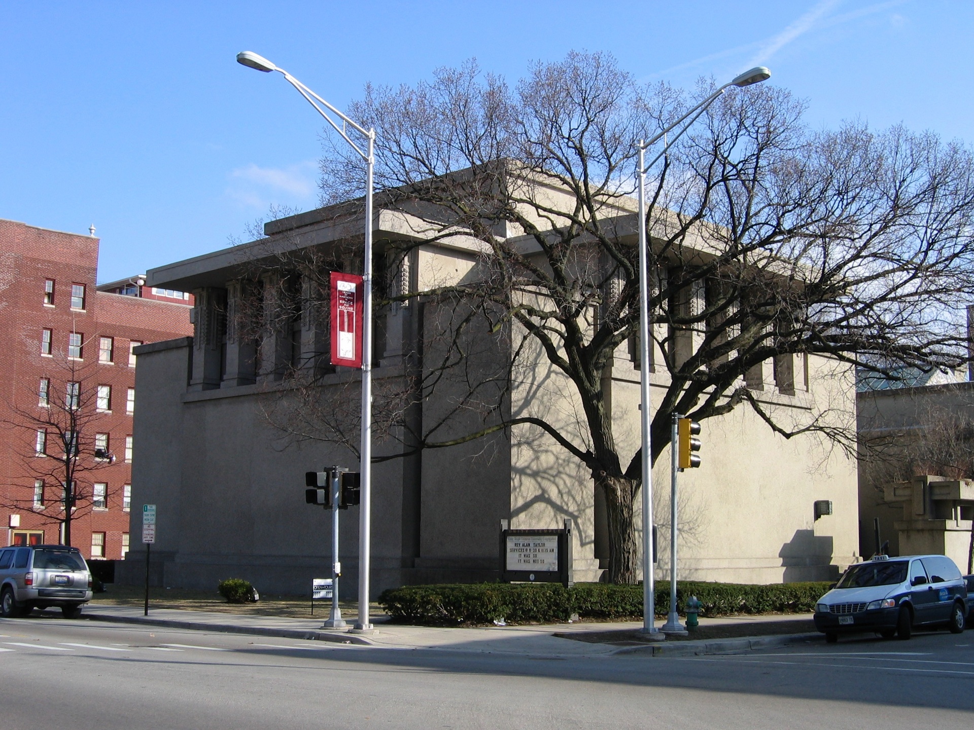 Vista externa do Templo da Unidade (Unity Temple), projetado por Frank Lloyd Wright em Oak Park, Illinois
