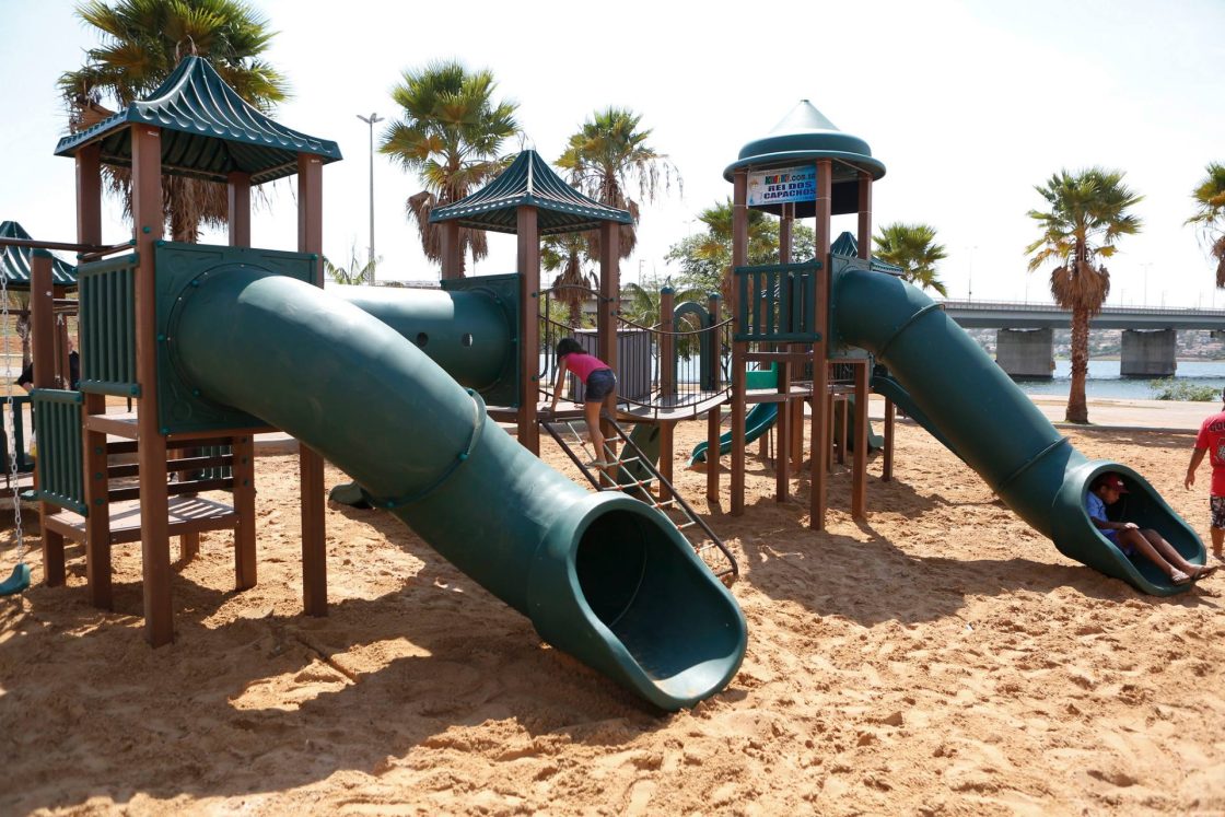 parque infantil na areia