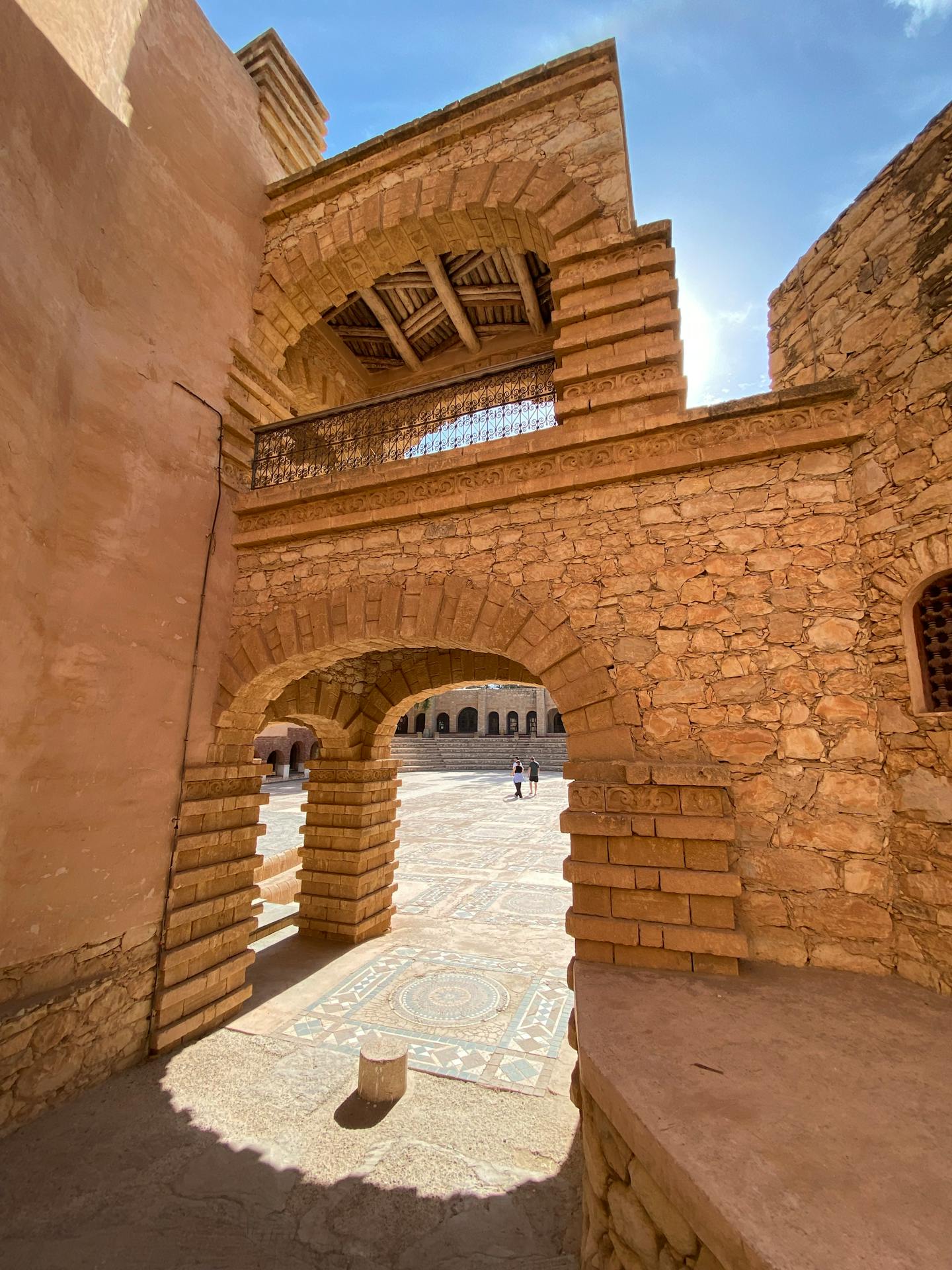 arquitetura islamica Vista de detalhe da Mesquita de Kairouan, na Tunísia