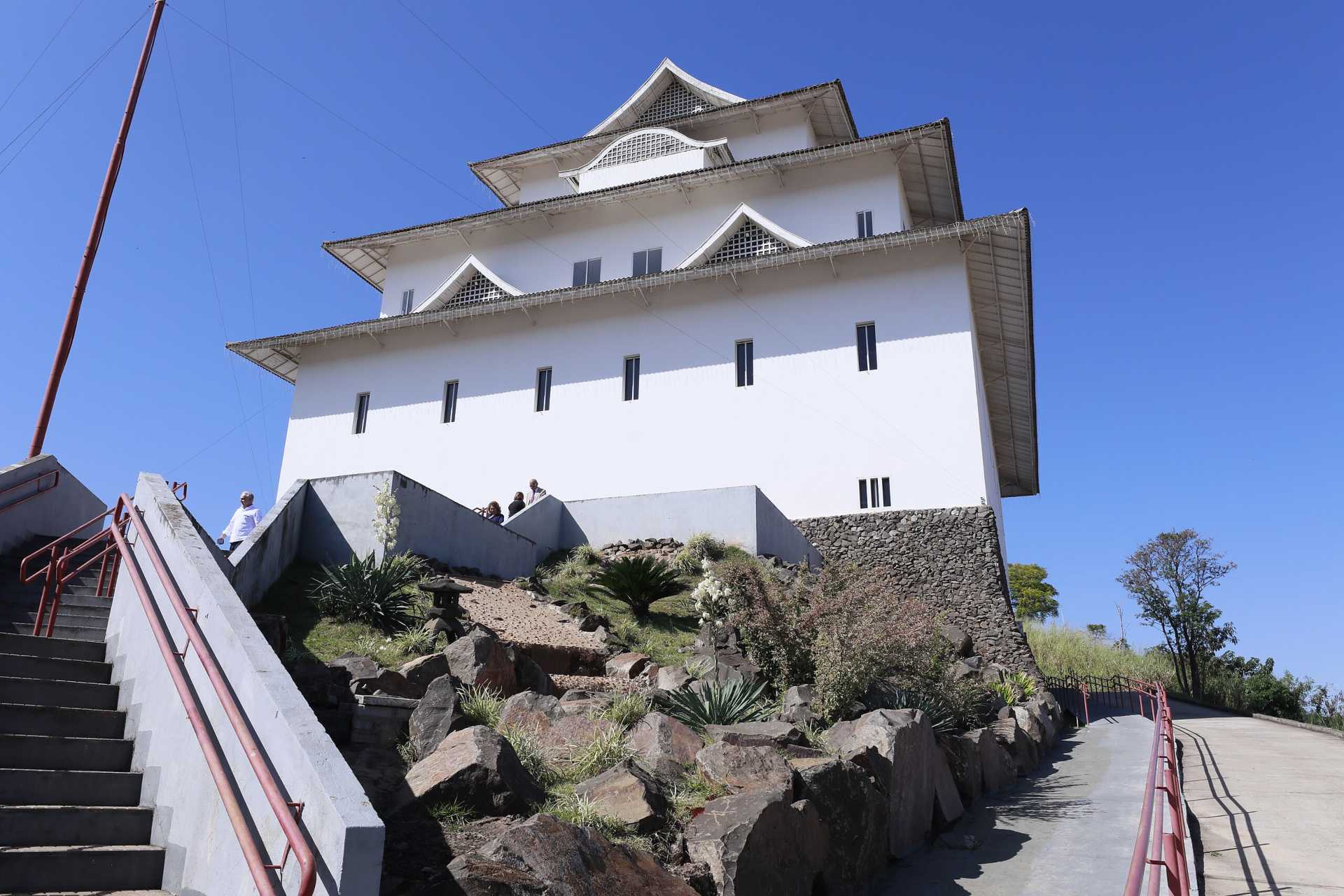 detalhe de arquitetura com referências japonesas na cidade de Assaí