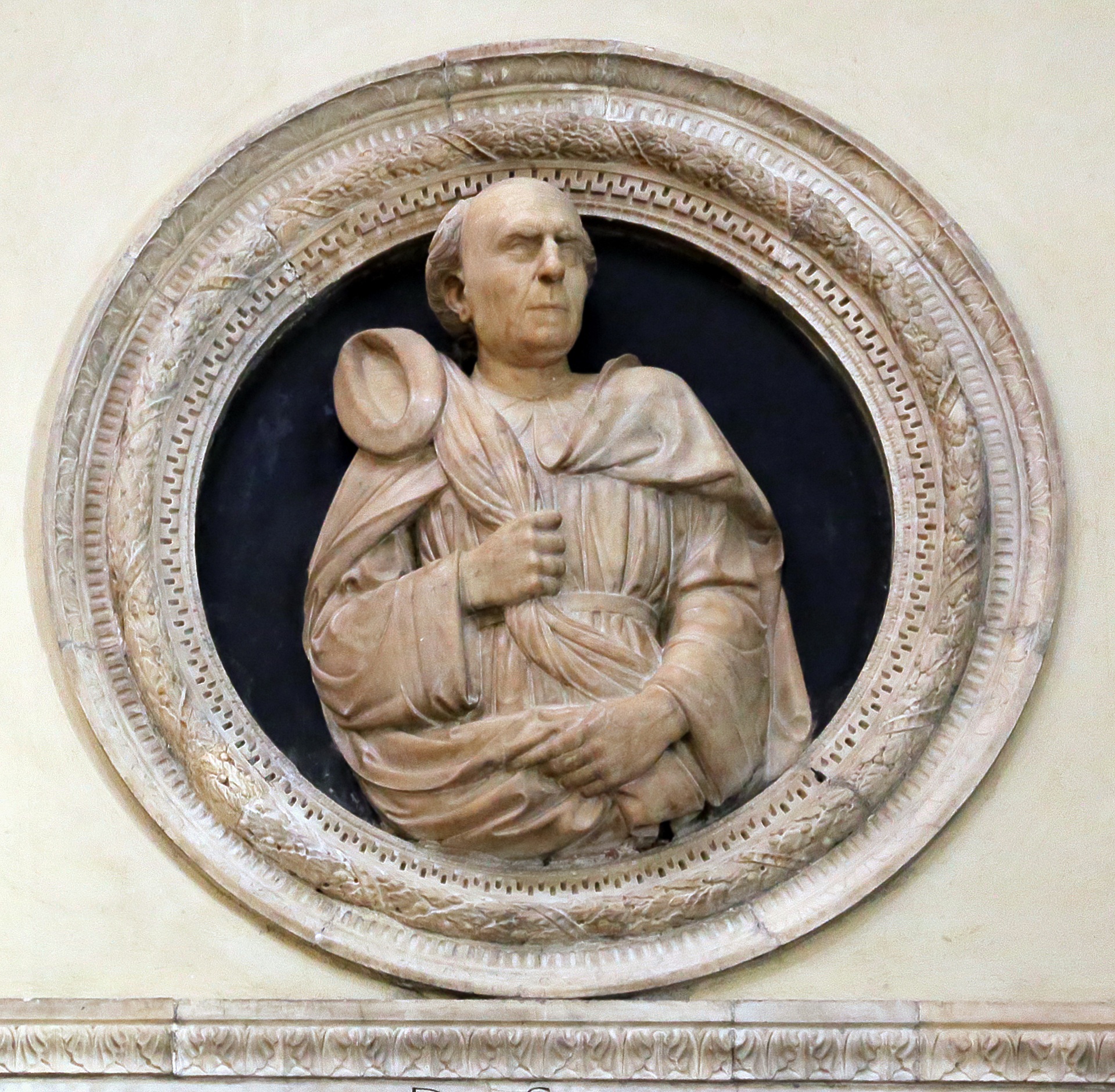 Relevo em mármore de Filippo Brunelleschi, com epígrafe, esculpido por seu filho adotivo Andrea di Lazzaro Cavalcanti, conhecido como Il Buggiano