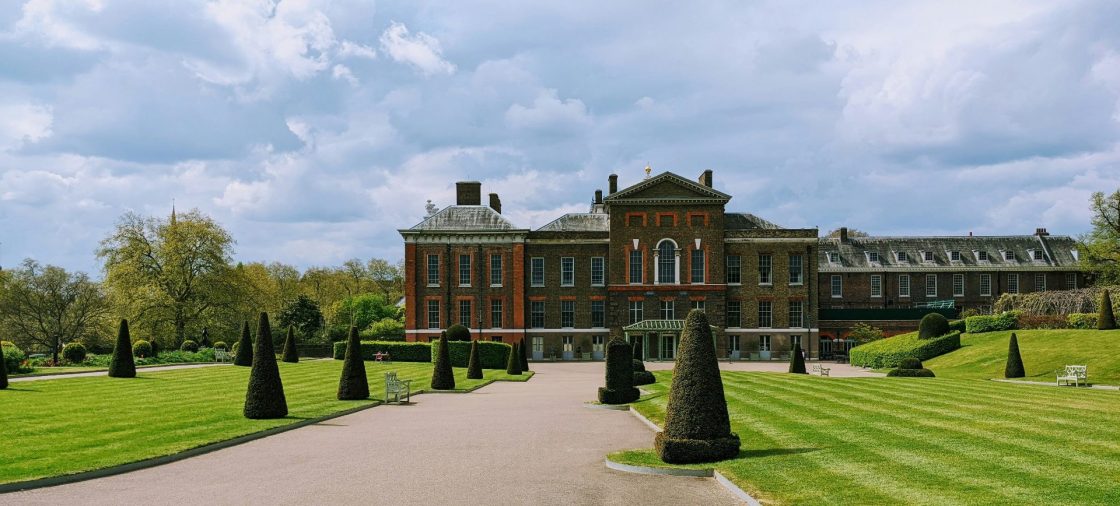 Kensington Gardens, com Palácio de Kensington ao fundo