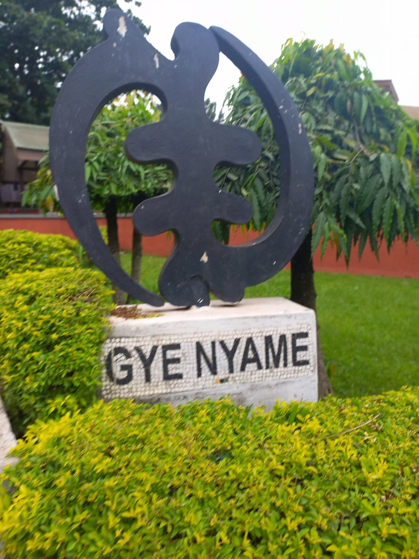 Estátua do Adinkra Gye Nyame
