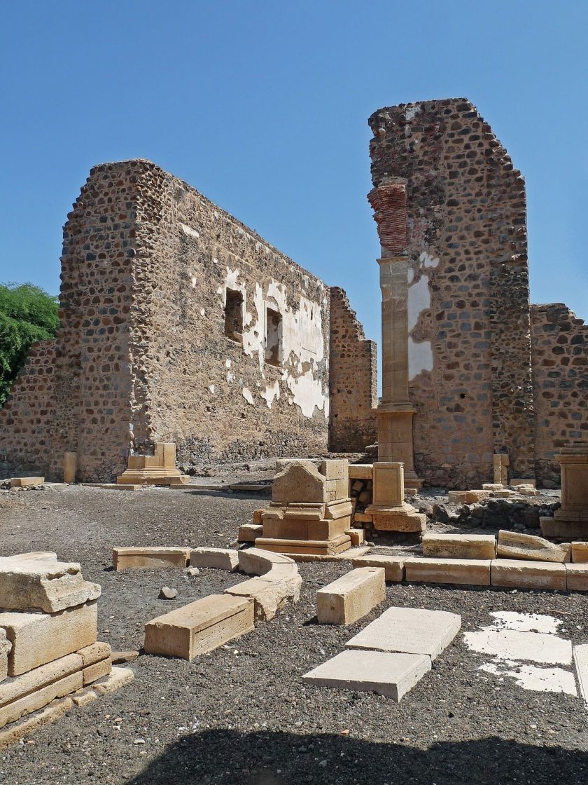Ruínas da Sé Catedral de Cidade Velha, construção iniciada no século 16 que testemunha a importância alcançada pela antiga capital cabo-verdiana